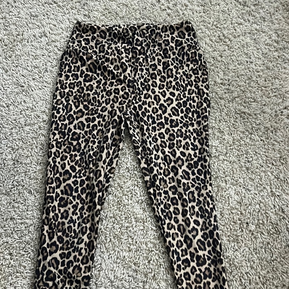 Leopard print leggings